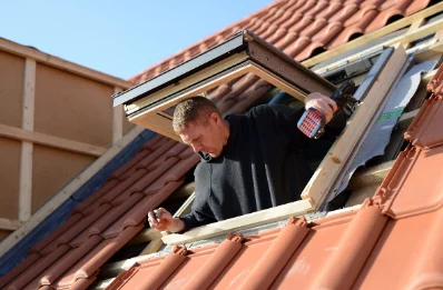 Pose de fenêtres de toit Velux à Berg
